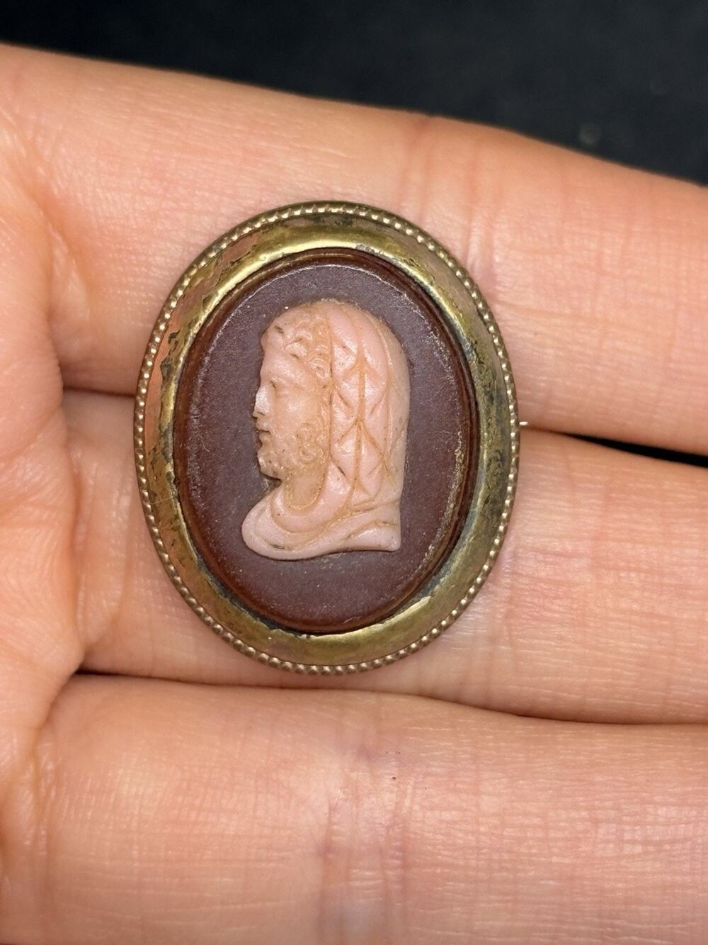Vintage Victorian Pressed Glass Left Facing Cameo Gold Filled Brooch Pin